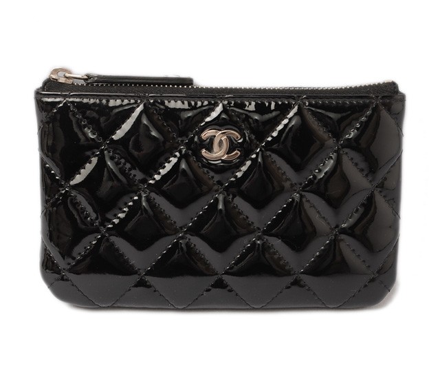 シャネル　CHANEL　折財布