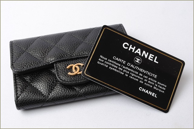 シャネル　CHANEL　折財布
