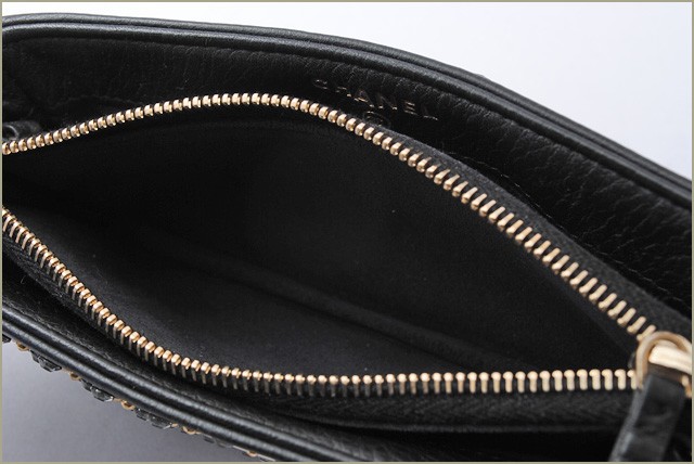 シャネル　CHANEL　折財布