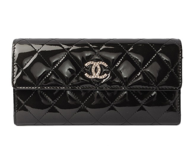 シャネル　CHANEL　折財布