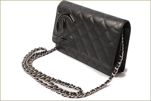 シャネル　CHANEL　折財布