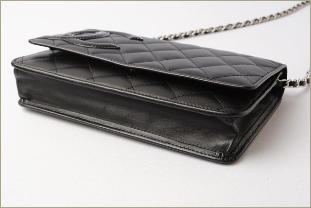 シャネル　CHANEL　折財布