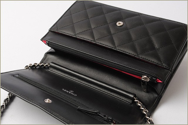 シャネル　CHANEL　折財布