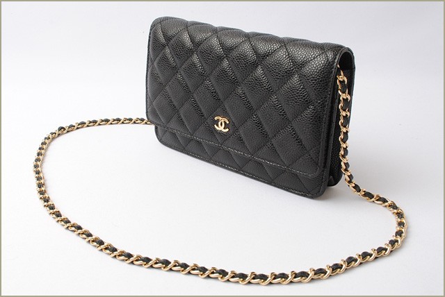 シャネル　CHANEL　折財布