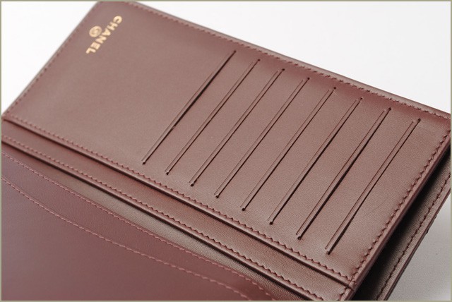 シャネル　CHANEL　折財布