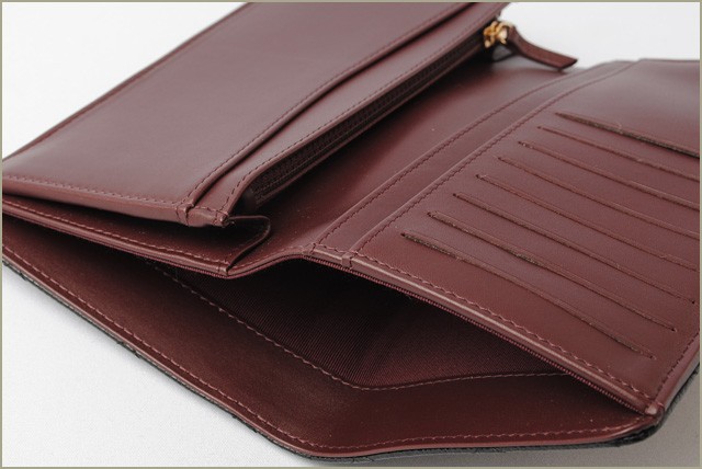 シャネル　CHANEL　折財布