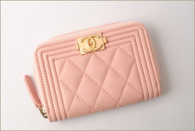 シャネル　CHANEL　折財布