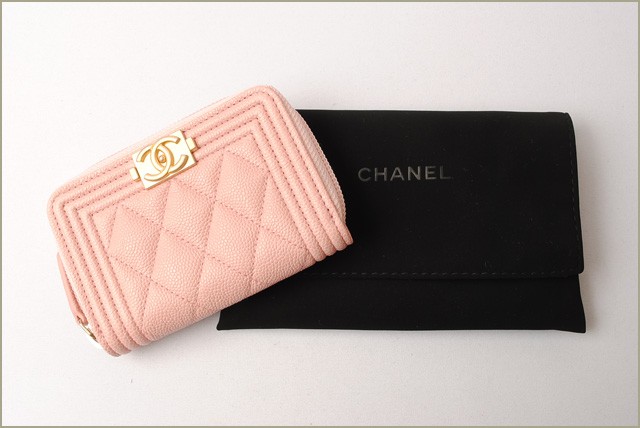 シャネル　CHANEL　折財布