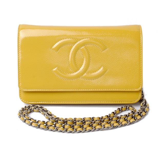 シャネル　CHANEL　折財布