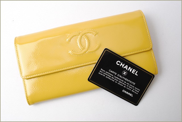 シャネル　CHANEL　折財布