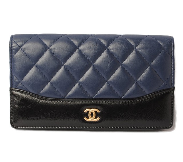 シャネル　CHANEL　折財布