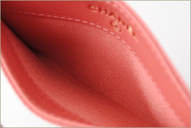 シャネル　CHANEL　折財布