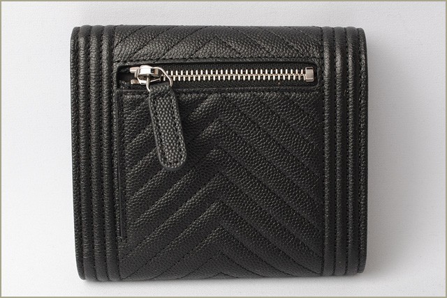 シャネル　CHANEL　折財布