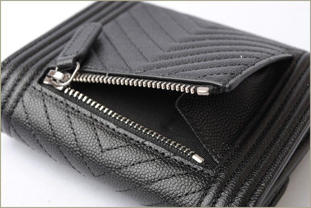 シャネル　CHANEL　折財布