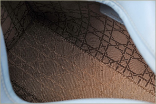 クリスチャン・ディオール　Dior　メッセンジャーバッグ　ロゴ/ネイビー　　