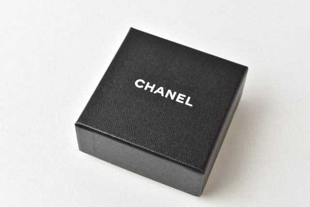 CHANEL リボン ラインストーン シルバー 12号 リング f_104 CHANEL リボン ラインストーン シルバー 12号 リング f_104