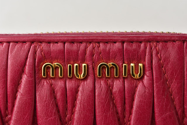[期間限定出品] MIUMIU マテラッセ コインケース レッド 新品 ミュウミュウ MIU MIU コインケース マテラッセ レッド 赤