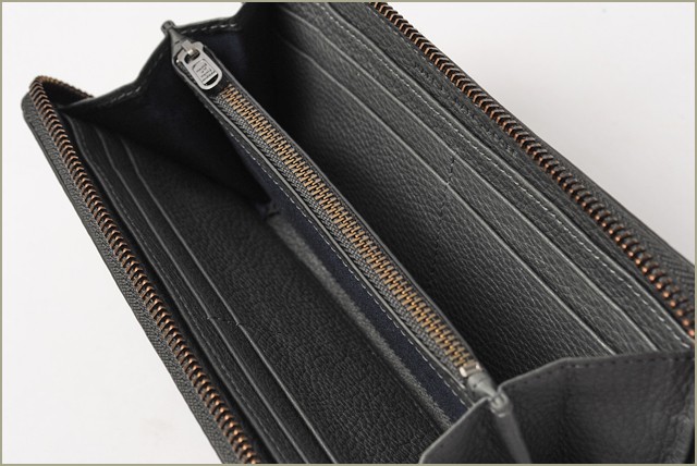 MARC BY MARC JACOBS(マークバイマークジェイコブス)財布