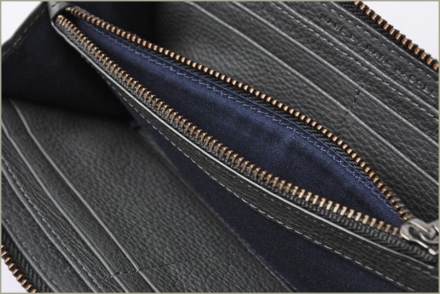 MARC BY MARC JACOBS(マークバイマークジェイコブス)財布