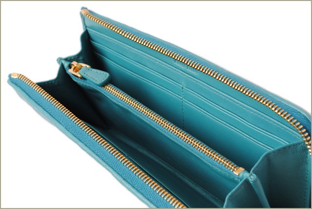 ミュウミュウ miumiu ファスナー付長財布