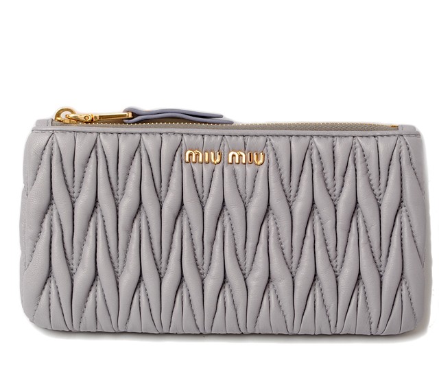 ミュウミュウ miumiu 財布