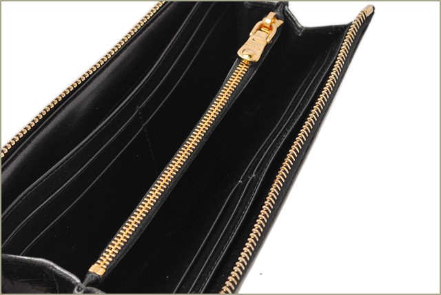 ミュウミュウ　miumiu　ファスナー付長財布
