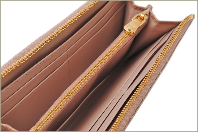 ミュウミュウ　miumiu　ファスナー付長財布