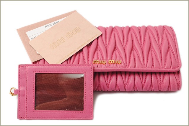 ミュウミュウ　miumiu