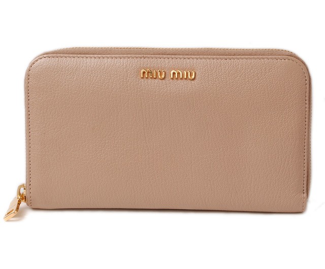 ミュウミュウ　miumiu