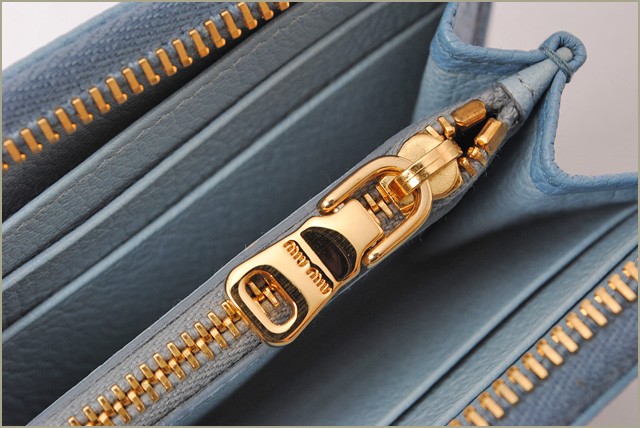 ミュウミュウ　miumiu