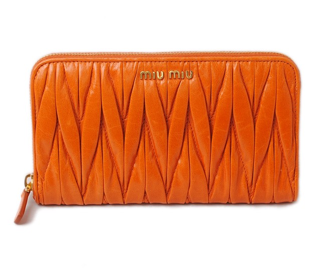 ミュウミュウ　miumiu