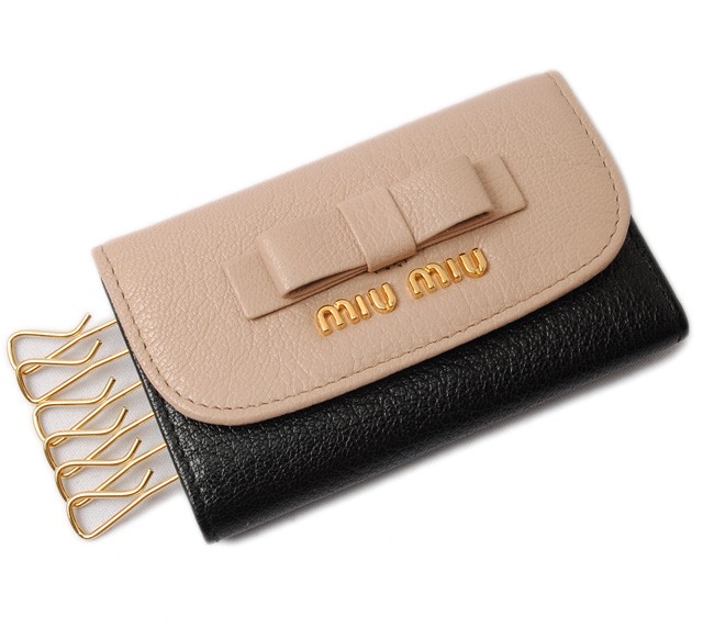 ミュウミュウ　miumiu