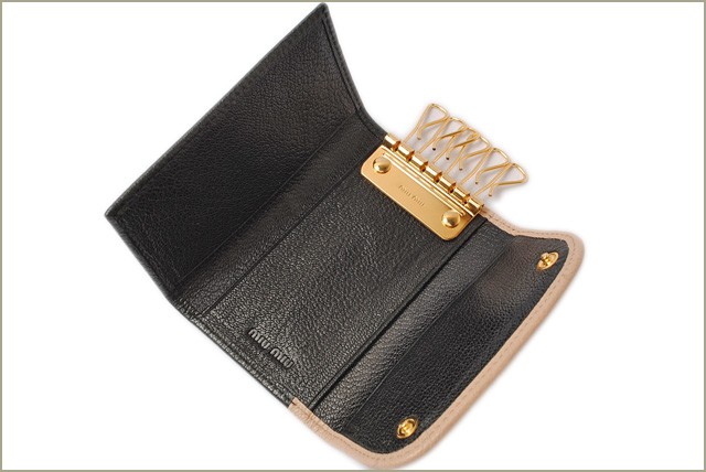 ミュウミュウ　miumiu