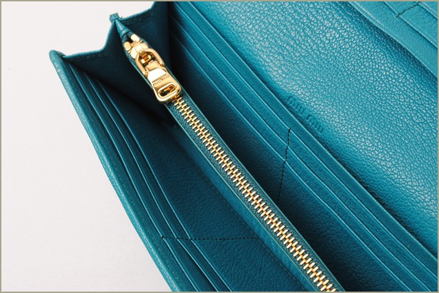 ミュウミュウ　miumiu