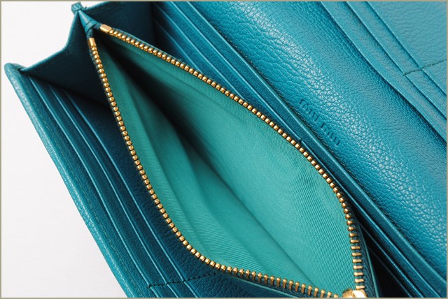 ミュウミュウ　miumiu