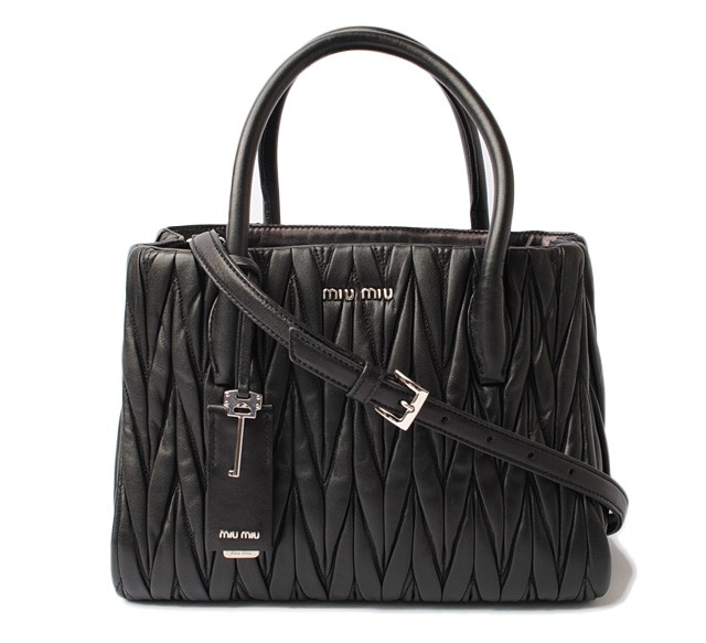 ミュウミュウ miumiu