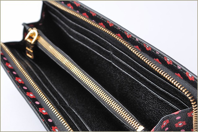 ミュウミュウ　miumiu