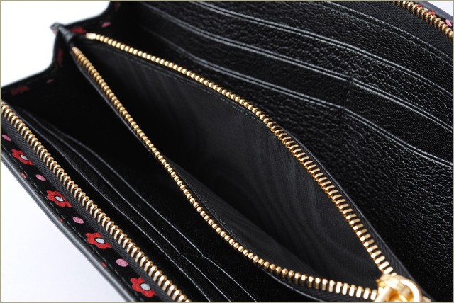 ミュウミュウ　miumiu