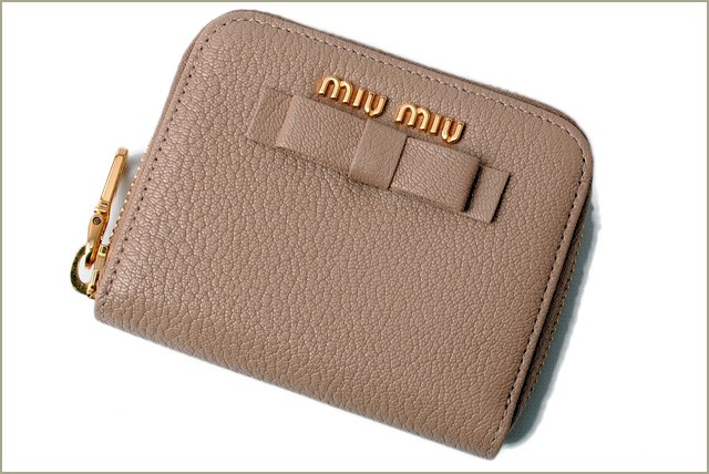 ミュウミュウ　miumiu