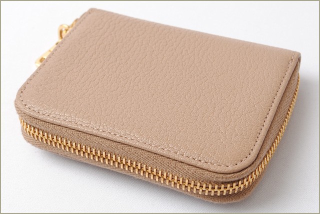 ミュウミュウ　miumiu