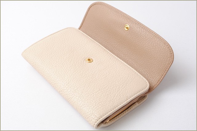 ミュウミュウ　miumiu