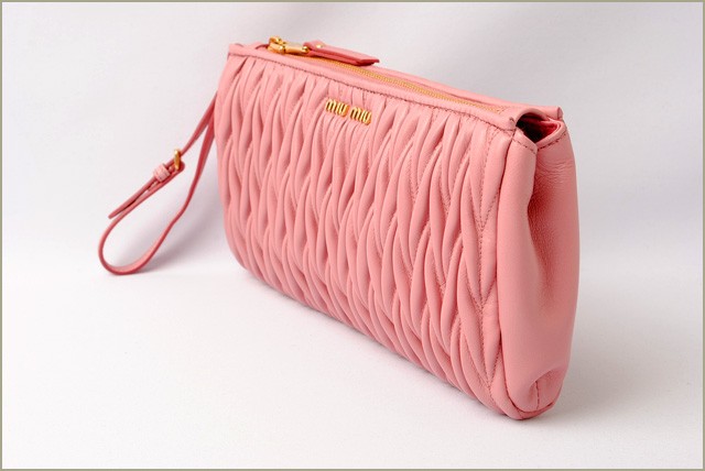 ミュウミュウ　miumiu