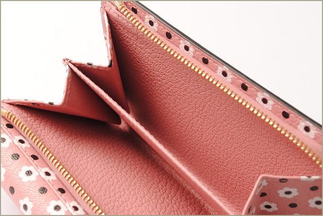 ミュウミュウ　miumiu