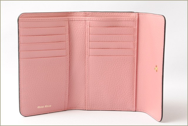 ミュウミュウ　miumiu