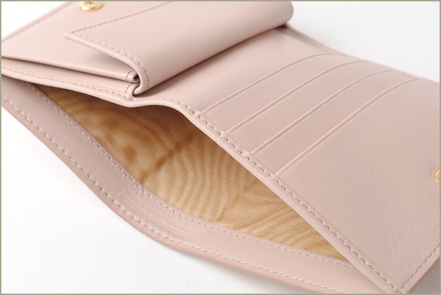 ミュウミュウ　miumiu