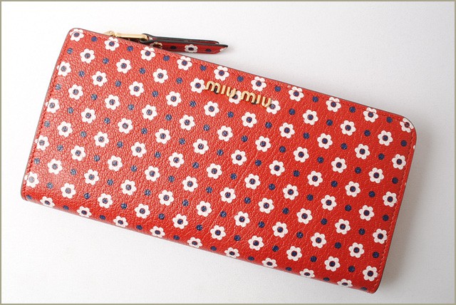 ミュウミュウ　miumiu