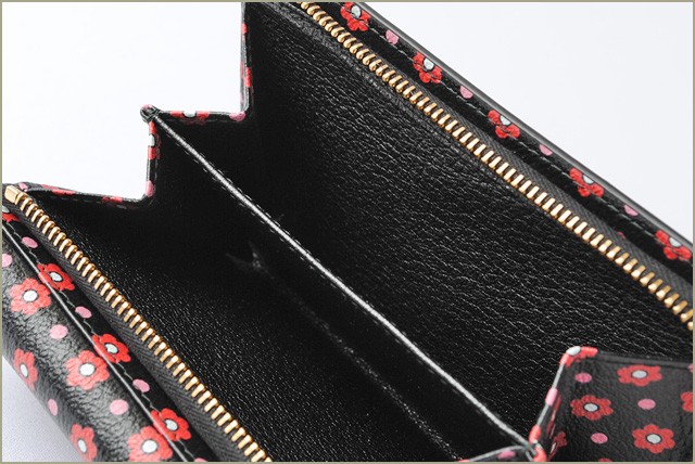 ミュウミュウ miumiu