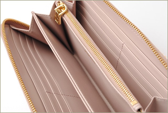 ミュウミュウ　miumiu