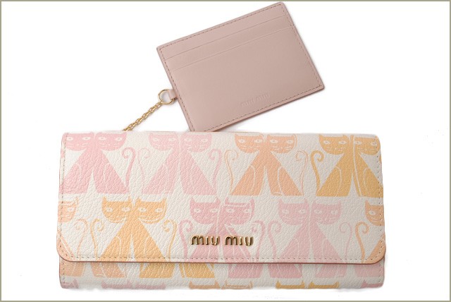 ミュウミュウ　miumiu