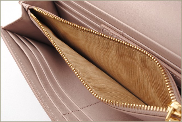 ミュウミュウ　miumiu